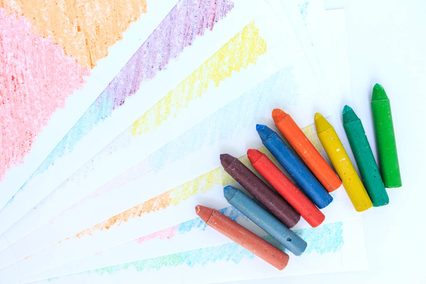 crayón dibujo borde multicolor fondo
 - Foto, imagen