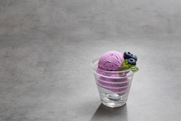 Blueberry jégkrémet frissítő gelato diéta édes otthon készült - Fotó, kép