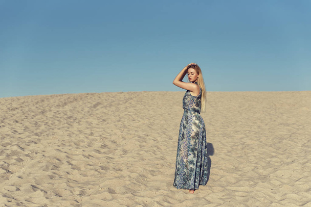 Summer walk on the hot sand dunes - Photo, Image