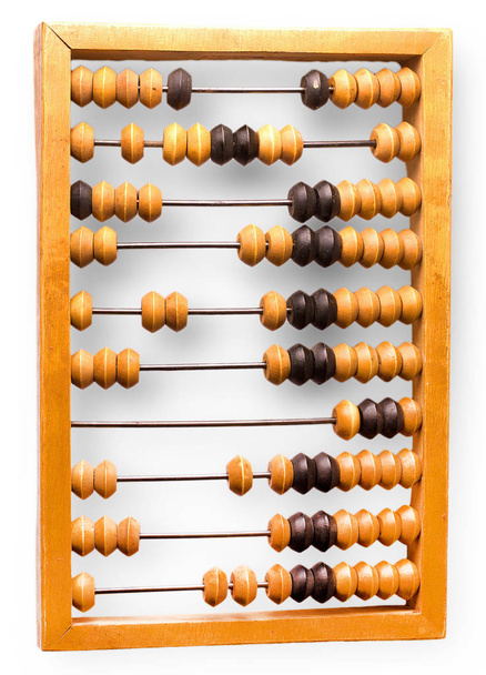 beyaz bir arka plan üzerinde oyulmuş eski ahşap abacus - Fotoğraf, Görsel