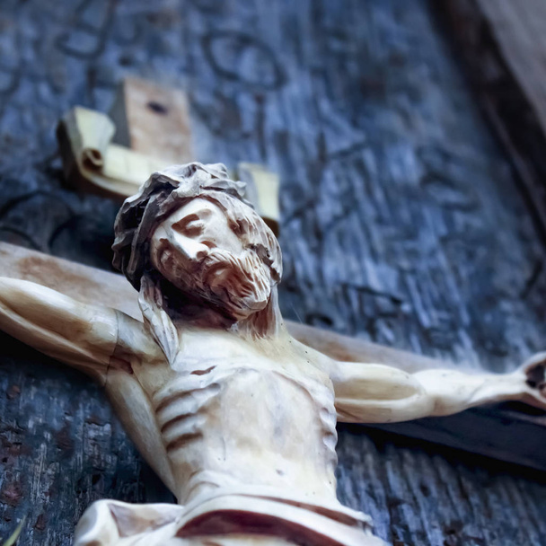 crucifixión de Jesucristo como símbolo de resurrección e immo
 - Foto, Imagen