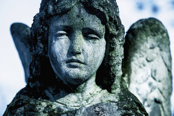 kuoleman enkeli elämän lopun symbolina (iankaikkisuus, uskonto, usko, toivo käsite
) - Valokuva, kuva