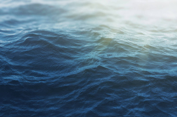 fondo de las olas marinas. onda de mar de cerca, vista de ángulo bajo
 - Foto, Imagen