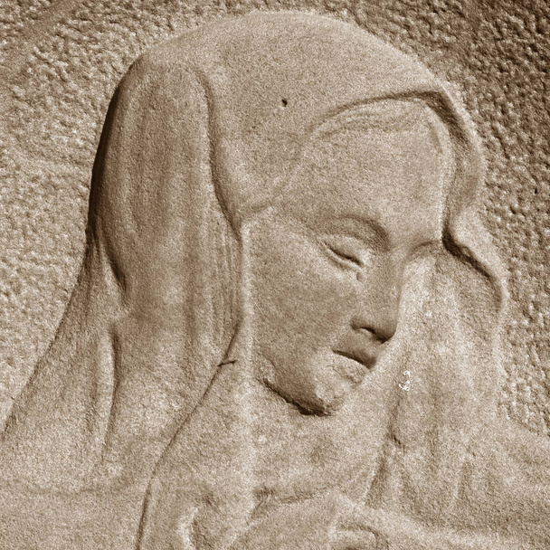 Statue de la Vierge Marie comme symbole d'amour et de bonté
 - Photo, image