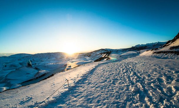 Svinafellsjokull glacier view during winter snow in Iceland - Foto, afbeelding