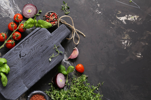 fond planche en bois, légumes et épices
 - Photo, image