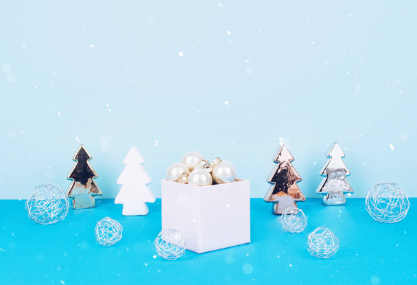 Christmas tree balls on a blue background - Foto, Imagen