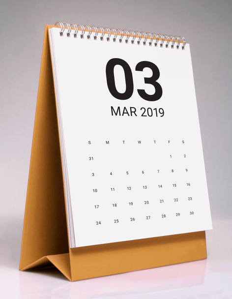 Calendario de escritorio simple para marzo de 2019
 - Foto, imagen