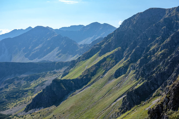Länsi Karpaattien vuoret turisti vaellus polkuja. Tatra, Slovakia
 - Valokuva, kuva