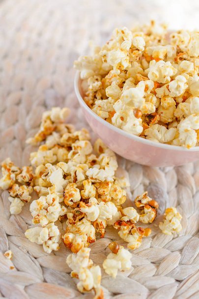 frisches hausgemachtes Popcorn - Foto, Bild