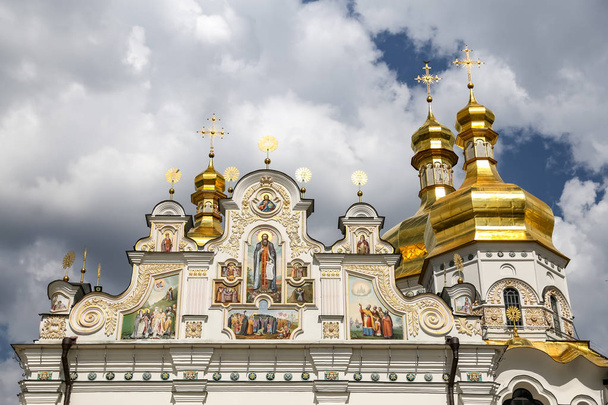 Фасадні Успенського собору у місті Києві, Україна - Фото, зображення