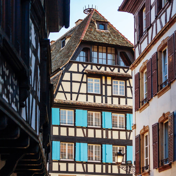 Strasbourg, Vanhat värikkäät perinteiset talot Petite France alueella
 - Valokuva, kuva