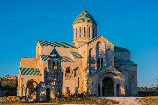 Bagrati Katedrali ya da katedral Dormition Kutaisi Katedrali de Georgia Kutaisi Şehir denir - Fotoğraf, Görsel