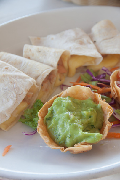 Quesadillas z sosem guacamole - Zdjęcie, obraz