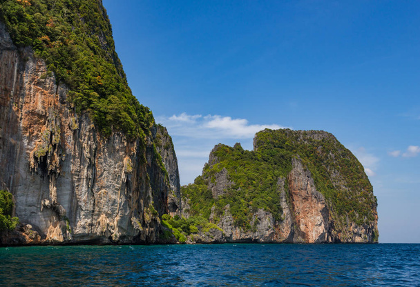 Belles îles de Phang Nga Bay près de Phuket, Thaïlande
 - Photo, image