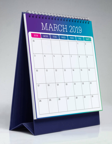 einfacher Schreibtischkalender für März 2019 - Foto, Bild