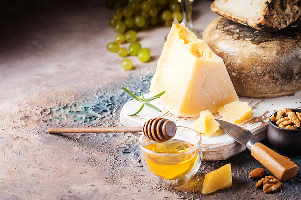 various types of cheese - Foto, Bild