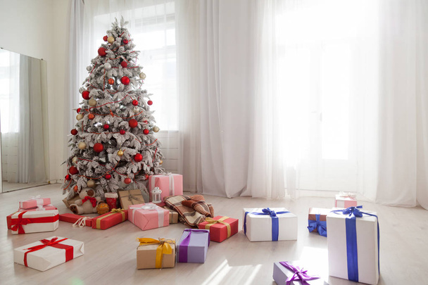 Navidad Interior habitaciones antiguas tarjeta de felicitación regalos árbol de año nuevo
 - Foto, Imagen