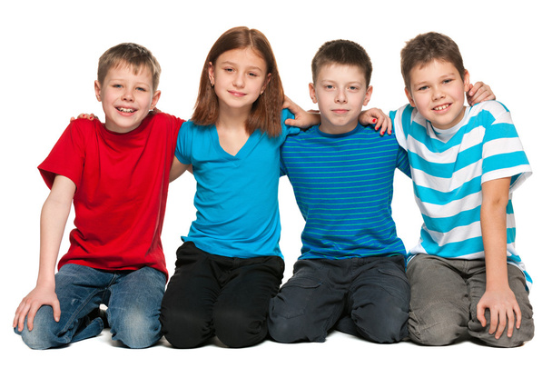 czworo dzieci siedzą na podłodze - Zdjęcie, obraz