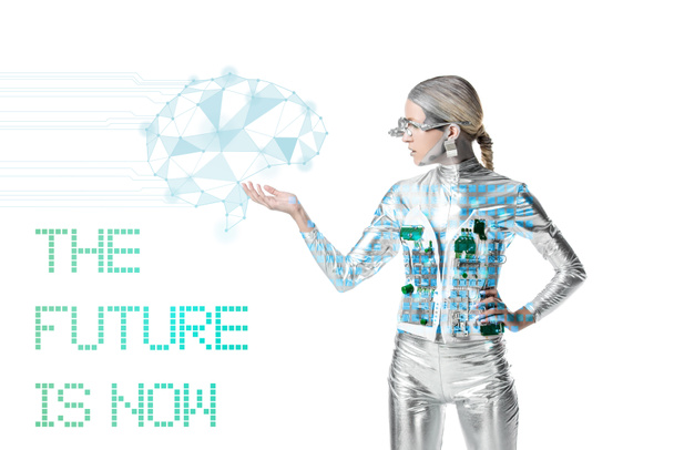 ezüst cyborg gazdaság digitális adatok elszigetelt, fehér, "a jövő most van" betűk, a jövő technológiája koncepció  - Fotó, kép