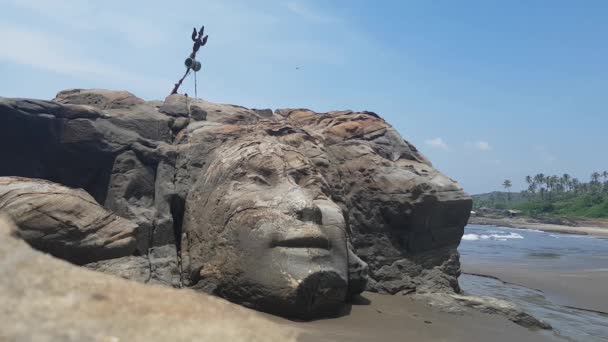 Shiva Head Carved In A Rock On A Bitch In India - Felvétel, videó