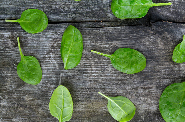 fresh spinach leaves, closeup view - Zdjęcie, obraz