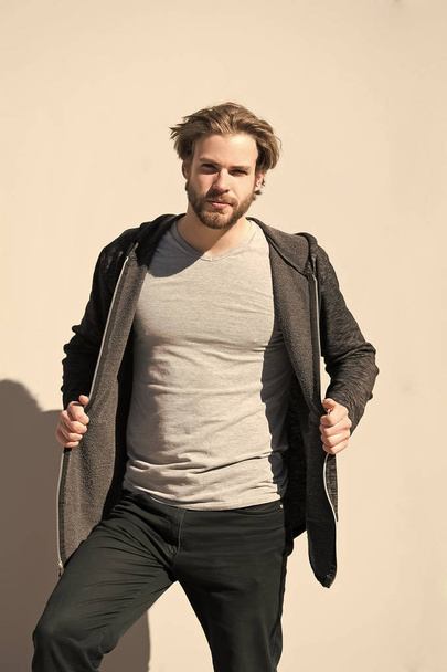 Man in tshirt and warm coat, male fashion - Fotografie, Obrázek