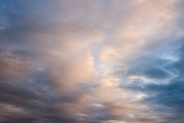nuvens brancas no céu azul, fundo da natureza no céu
 - Foto, Imagem
