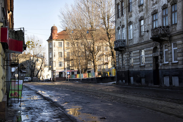 LVIV / UCRANIA - 12 DE DICIEMBRE DE 2014: Vista de la ciudad vieja de Lviv
 - Foto, imagen