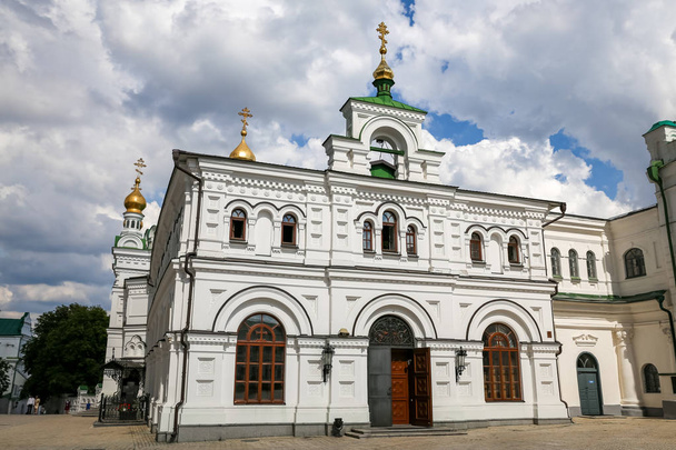 Πρόσοψη της εκκλησίας Refectory στο Κίεβο της πόλης, Ουκρανία - Φωτογραφία, εικόνα