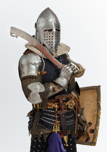Mann gibt sich als mittelalterlicher Ritter aus - Foto, Bild