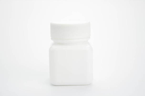 Tatlı beyaz plastik şişe - Fotoğraf, Görsel