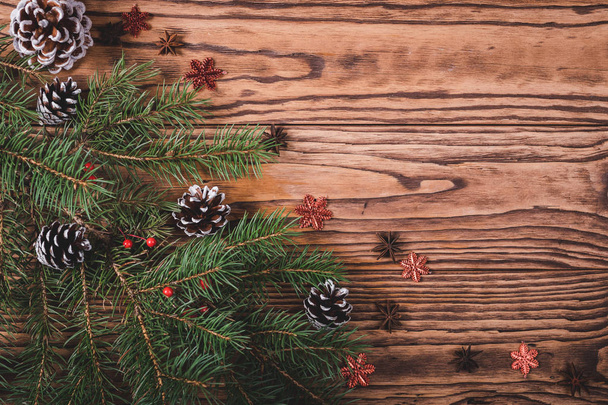 Decoração de Natal em fundo de madeira, cartão de Natal, close-up. Vista superior
 - Foto, Imagem