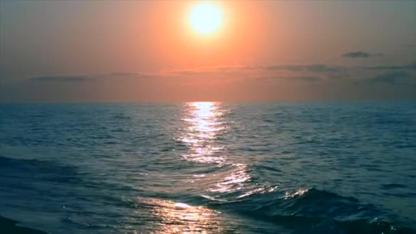 Νερό και τα κύματα στη θάλασσα τοπίο τοπίο χώρα σκηνή φόντο - Πλάνα, βίντεο