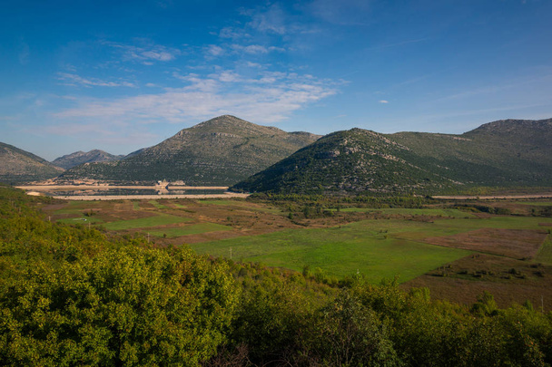 Попово в Динарских горах, Боснии и Герцеговине
 - Фото, изображение