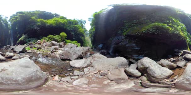 wunderschöner tropischer Wasserfall. vr360 bali, Indonesien. - Filmmaterial, Video