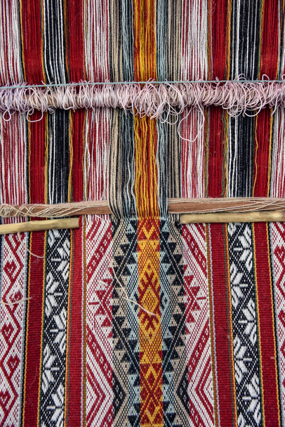Zbliżenie na tradycyjnych wzorów tkanin Andyjskiej. Arequipa, Peru - Zdjęcie, obraz