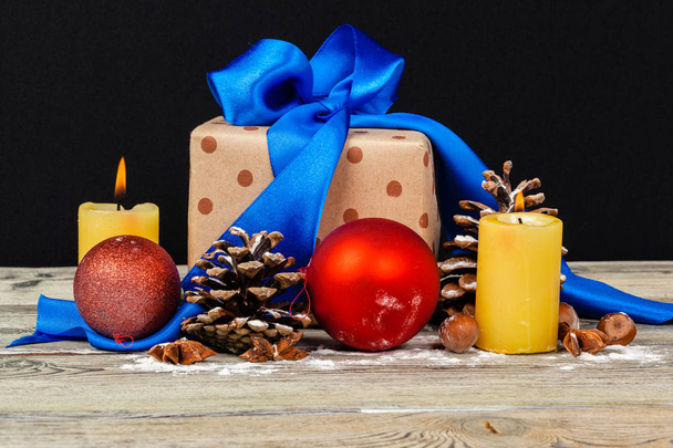 Vánoční výzdoba stolu s Dárkový box - Fotografie, Obrázek