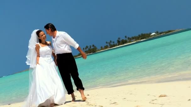 Barefoot Wedding Couple on Paradise Beach - Footage, Video