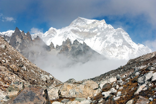 Hungchhi peak and Chumbu peak from Cho Oyu base camp - trek to Everest base camp - Nepal - Foto, afbeelding