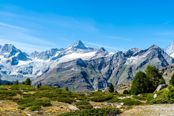 Beautiful view of Alps Mountains in Zermatt, Switzerland - Fotoğraf, Görsel