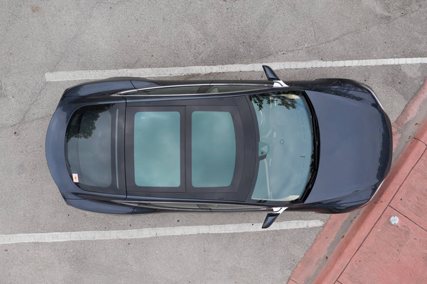 Overhead luchtfoto Tesla Model s - Foto, afbeelding