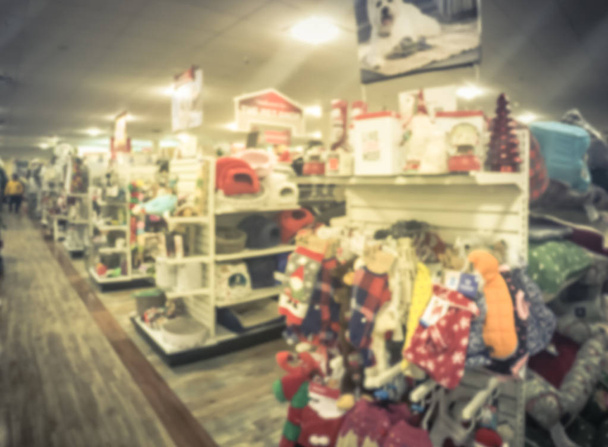 Размытая абстрактная рождественская секция в розничном магазине в Техасе, США. Расслабленное прошлое отдыха
 - Фото, изображение