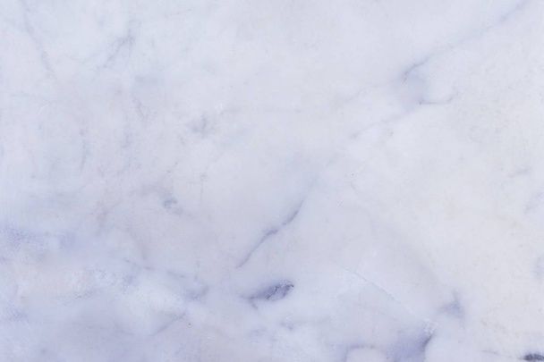 Tranches horizontales éclairées de fond d'onyx de marbre. Couleurs chaudes et froides idéales pour votre design
 - Photo, image