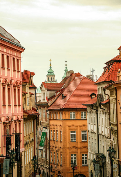 Nerudova ulice, jedné z nejstarších a nejkrásnějších ulic v Praha - Fotografie, Obrázek