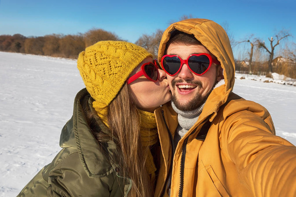 Winter colorful  selfie.  - Foto, Bild