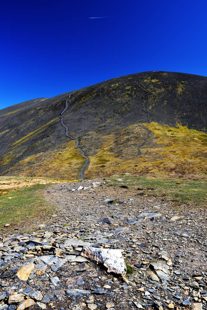 The foot path upt to Skiddaw from Carl side - Foto, Imagem