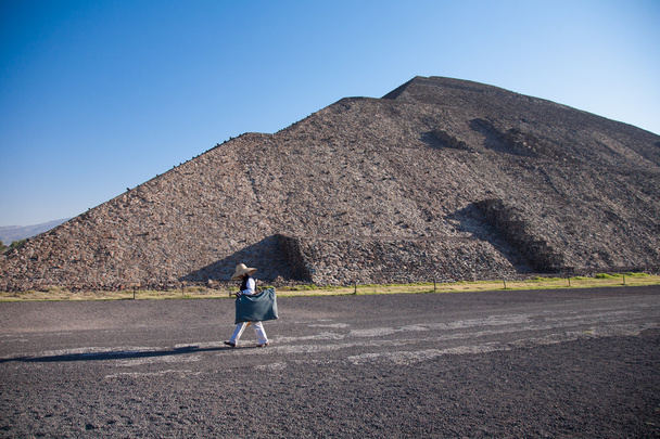 pirâmide do sol em teotihuacan
 - Foto, Imagem