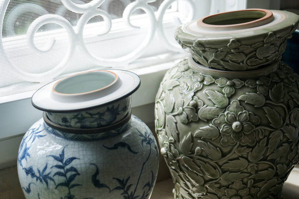 chinese pattern traditional vase - 写真・画像