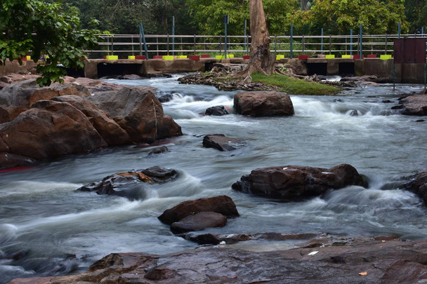 Rio Kaveri em Hogenakkal
 - Foto, Imagem